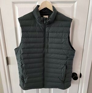 Vuori Men's Steadfast Insulated Vest